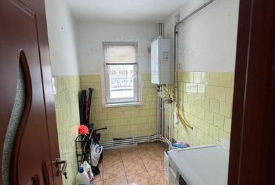 Apartament cu 4 camere, mobilat în Siderurgiștilor