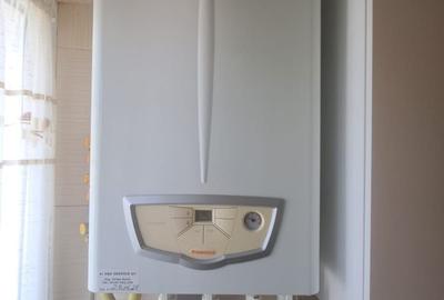 Apartament cu 2 camere nedecomandat în Narcisa
