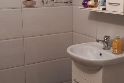 Apartament cu 4 camere decomandat în Micro 3