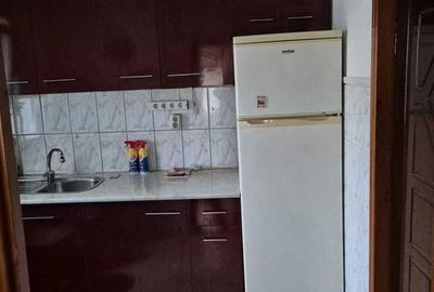 Apartament cu 3 camere semidecomandat în Letea Veche - 2