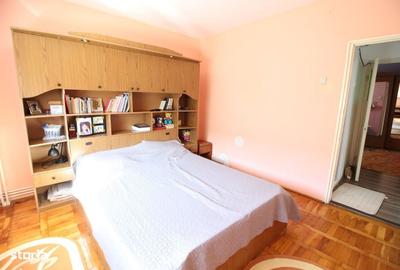 Apartament cu 3 camere decomandat în Port