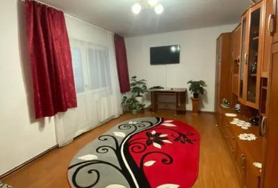 Apartament cu 2 camere decomandat, mobilat în Hotvon