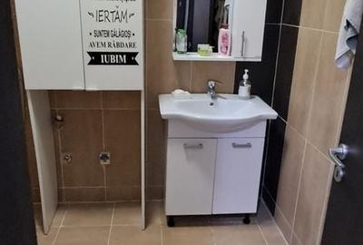 Apartament cu 2 camere decomandat în Roșu