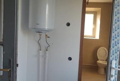 Casă cu 4 camere în Vânători