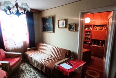 Apartament cu 3 camere semidecomandat în Rogerius