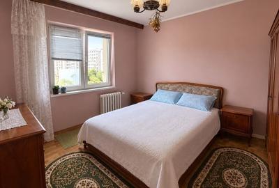 Apartament cu 3 camere decomandat, mobilat în Baicului