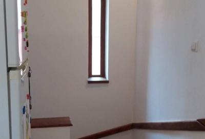 Apartament cu 2 camere semidecomandat în 1 Mai
