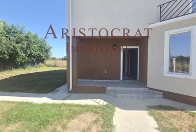 Casă cu 4 camere în Balotești