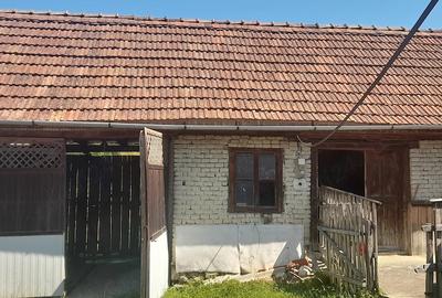 Casă cu 1 camere cu Teren 1000 Mp în Central