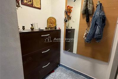 Apartament cu 3 camere decomandat în Aradul Nou