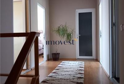 Casă cu 4 camere cu Teren 250 Mp în Central - 10