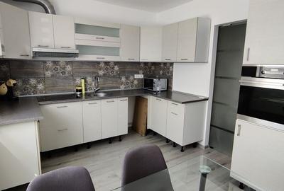 Apartament cu 2 camere decomandat în Lazaret