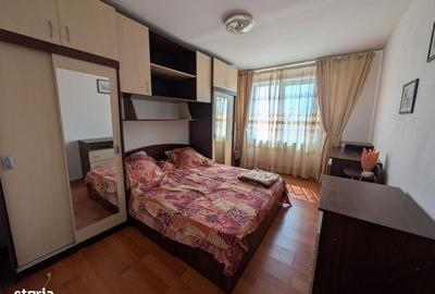 Apartament cu 3 camere semidecomandat în Central