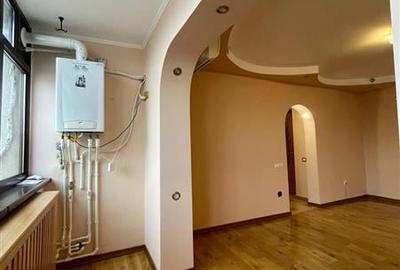 Apartament cu 3 camere semidecomandat, mobilat în Vest - 1