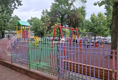 Garsonieră semidecomandată în Titan