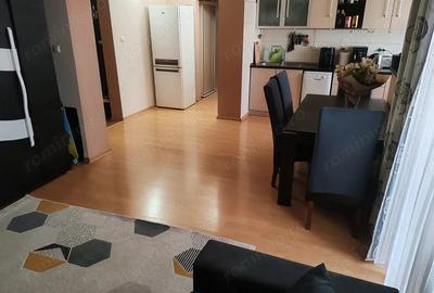 Apartament cu 4 camere decomandat în Micro 20 - 3