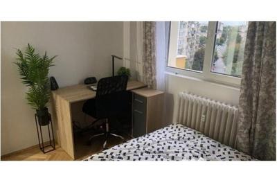 Apartament cu 4 camere decomandat în Central - 1