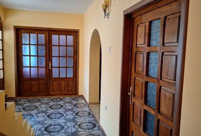 Casă individuală cu 9 camere cu Teren 2665 Mp în Central - 12