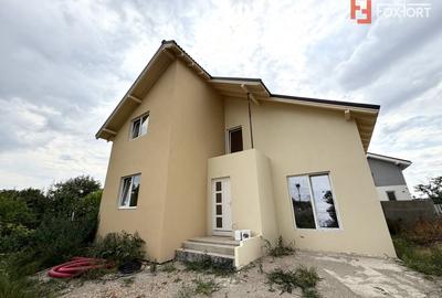 Casă individuală cu 4 camere cu Canalizare în Sânandrei