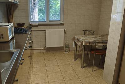 Apartament cu 3 camere decomandat în Drumul Taberei - 9