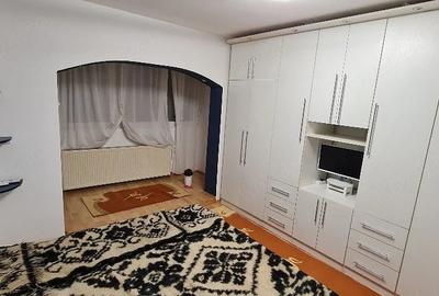 Apartament cu 3 camere decomandat în Luncă