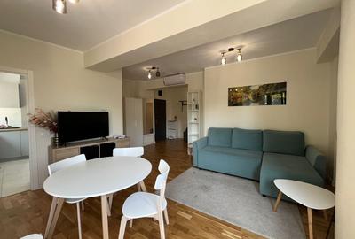 Apartament cu 3 camere, mobilat în Unirii