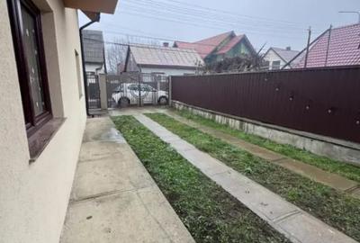 Casă cu 7 camere cu Teren 400 Mp în Central