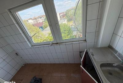 Garsonieră semidecomandată în Central