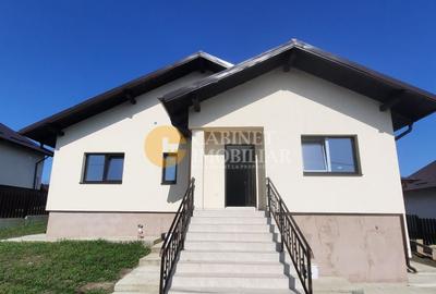 Casă individuală cu 4 camere cu Canalizare în Miroslava