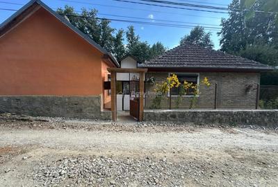 Casă cu 3 camere cu Teren 536 Mp în Central