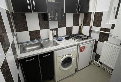 Garsonieră decomandată în Petros - 2