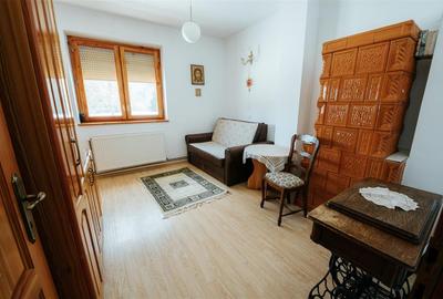 Casă individuală cu 6 camere cu Teren 5800 Mp în Bucșoaia - 5
