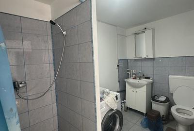 Casă cu 3 camere în Malu Roșu