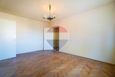 Apartament cu 2 camere semidecomandat în Florilor