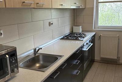 Apartament cu 3 camere semidecomandat în 1 Decembrie 1918
