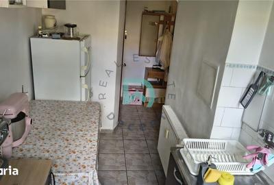 Garsonieră decomandată, mobilată în Astra - 4