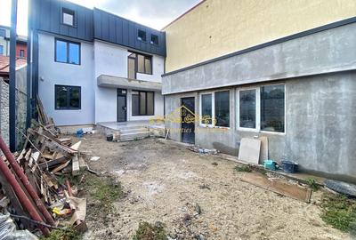 Casă individuală cu 7 camere cu Garaj în Andronache - 1