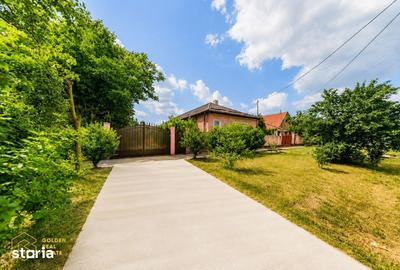 Casă cu 4 camere cu Teren 1554 Mp în Central