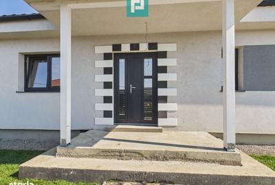 Casă cu 3 camere în Mândruloc