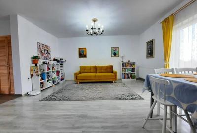 Casă cu 3 camere cu Canalizare în Tărlungeni - 2