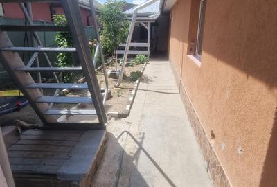 Casă cu 4 camere cu Teren 423 Mp în Central - 2