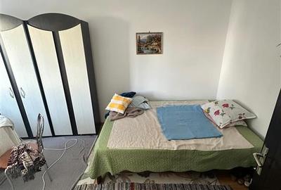 Apartament cu 2 camere semidecomandat în Podu Roș