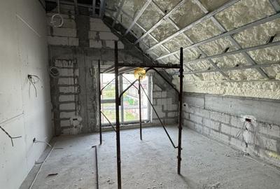 Casă cu 4 camere cu Teren 100 Mp în Central