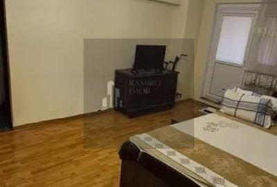 Apartament cu 3 camere semidecomandat în 1 Decembrie 1918