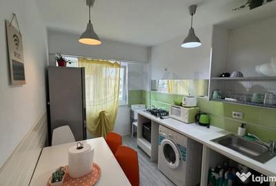 Apartament cu 3 camere semidecomandat în Ștefan cel Mare