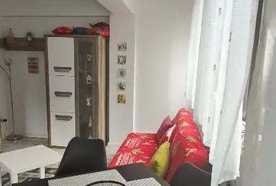 Garsonieră decomandată în Clăbucet