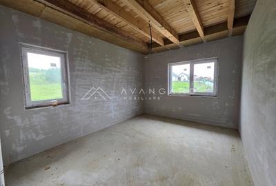 Duplex cu 4 camere cu Canalizare în Corușu - 12