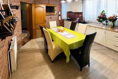 Casă cu 5 camere cu Teren 544 Mp în Sântana de Mureș - 2