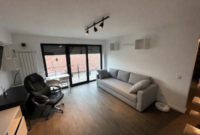 Apartament cu 2 camere semidecomandat, mobilat în Central