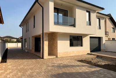 Casă individuală cu 5 camere cu Teren 650 Mp în Central